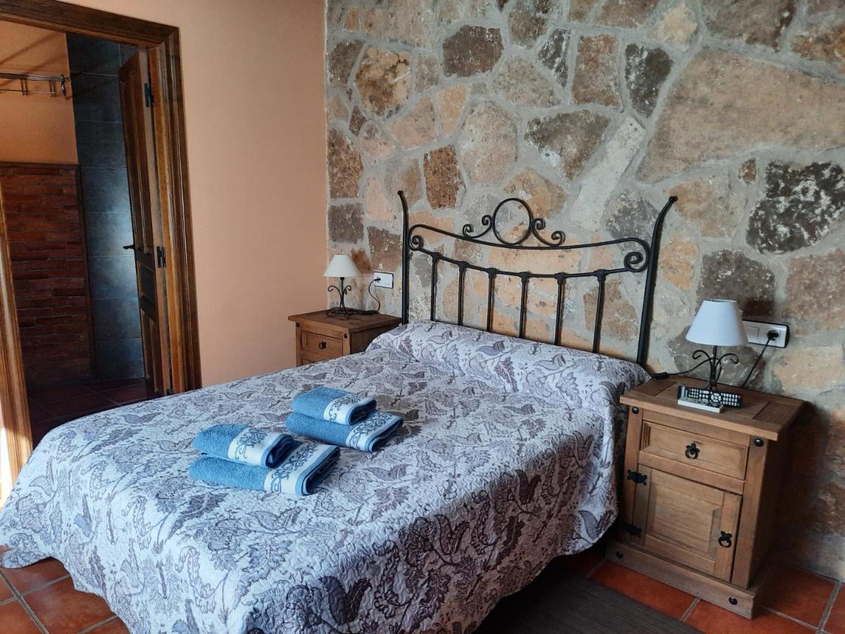 Casa Rural El Cano De Abajo Алдеануева дел Камино Екстериор снимка